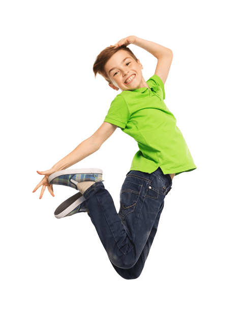 blije jongen springt